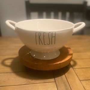 Rae Dunn “FRESH” Colander